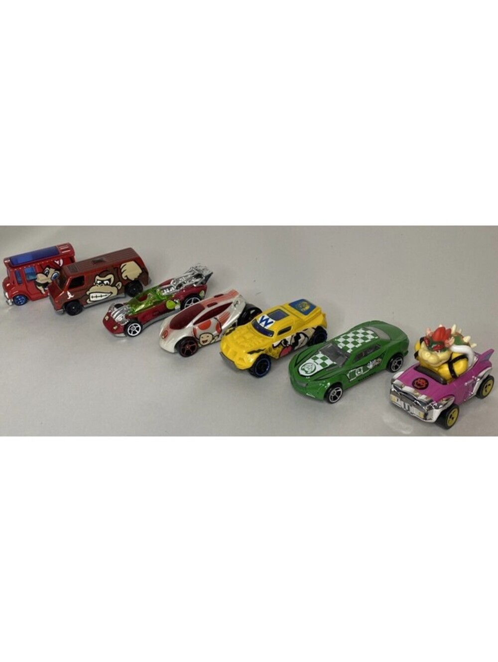 Nintendo Hot Wheels, Set Of 7,Donkey Kong, Yoshi, Toad,Luigi,Mario,warrio